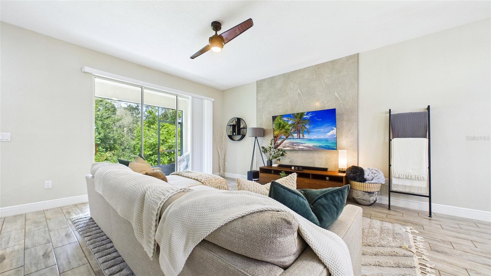 Townhouse at 14140 DAMSELFLY DR, TAMPA, photo 15 of 61