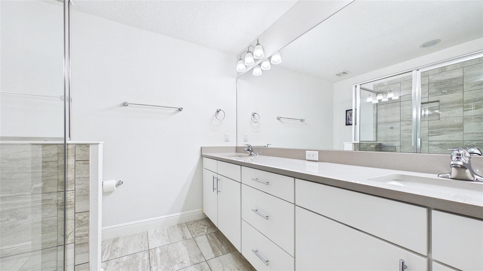 Townhouse at 14140 DAMSELFLY DR, TAMPA, photo 28 of 61