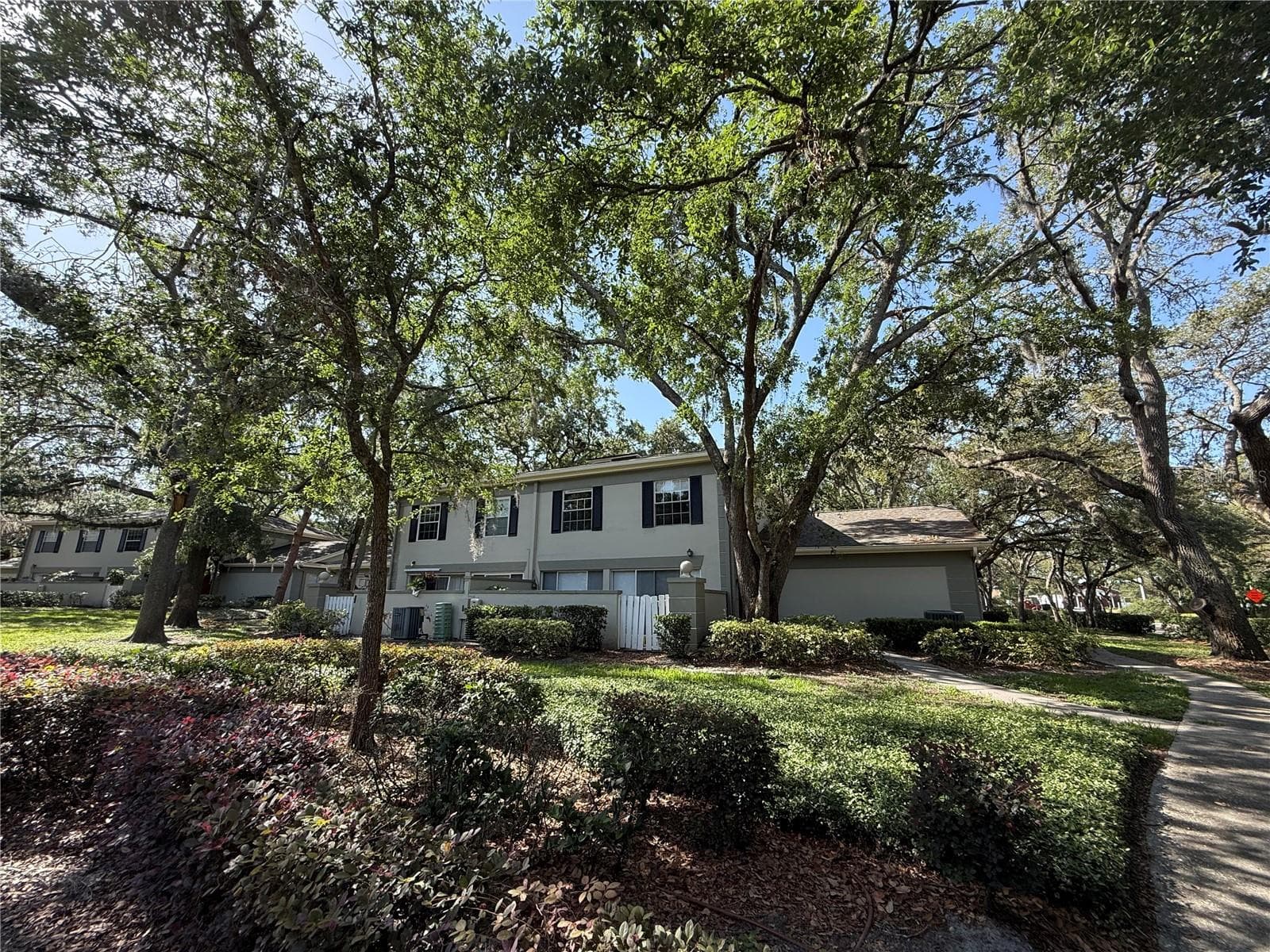 Condominium at 6206 DEWDROP WAY, TEMPLE TERRACE, photo 2 of 19