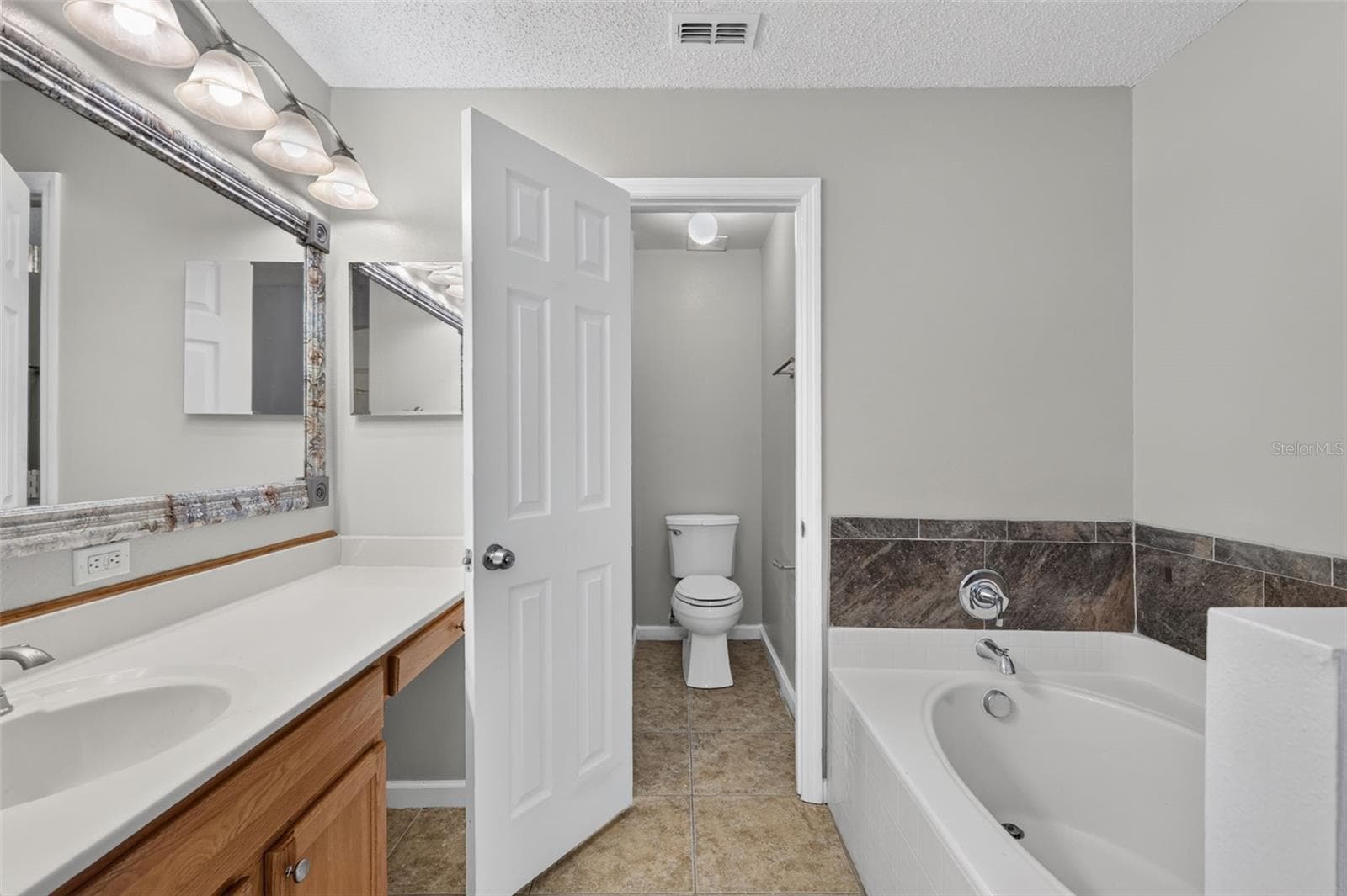 Single Family Residence at 2225 SANDRIDGE CIR, EUSTIS, photo 15 of 22