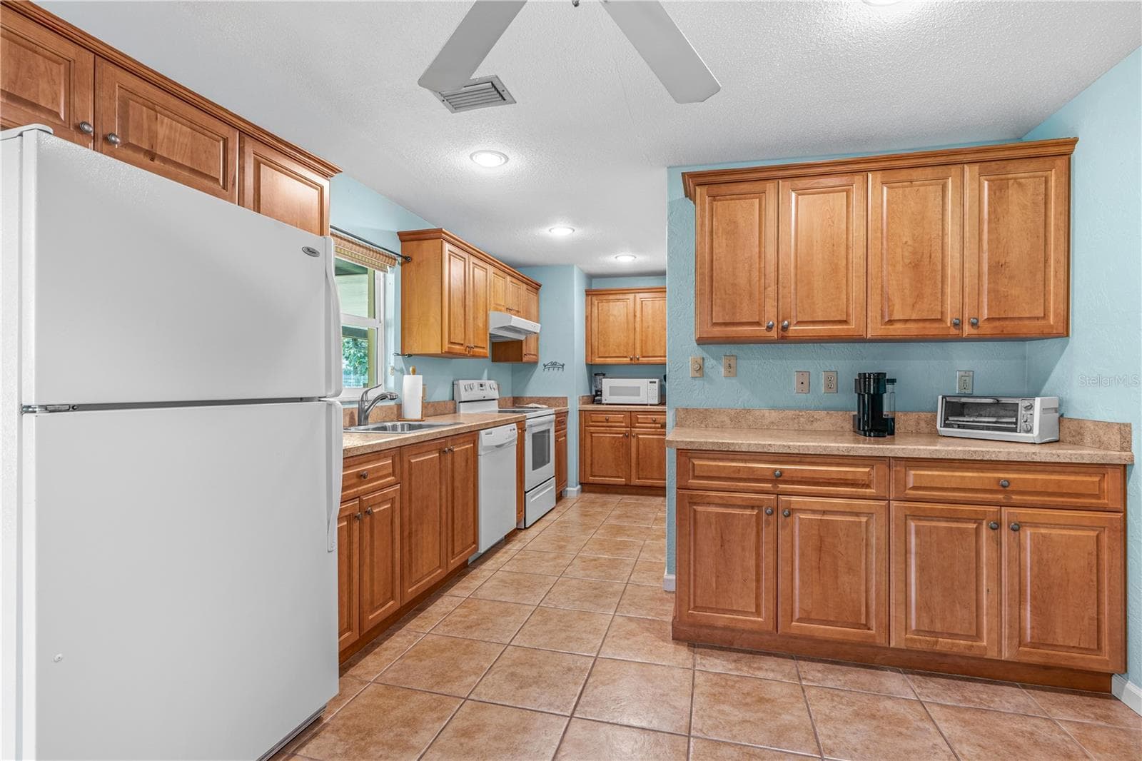 Single Family Residence at 2955 CARRIAGE DR, SOUTH DAYTONA, photo 11 of 35