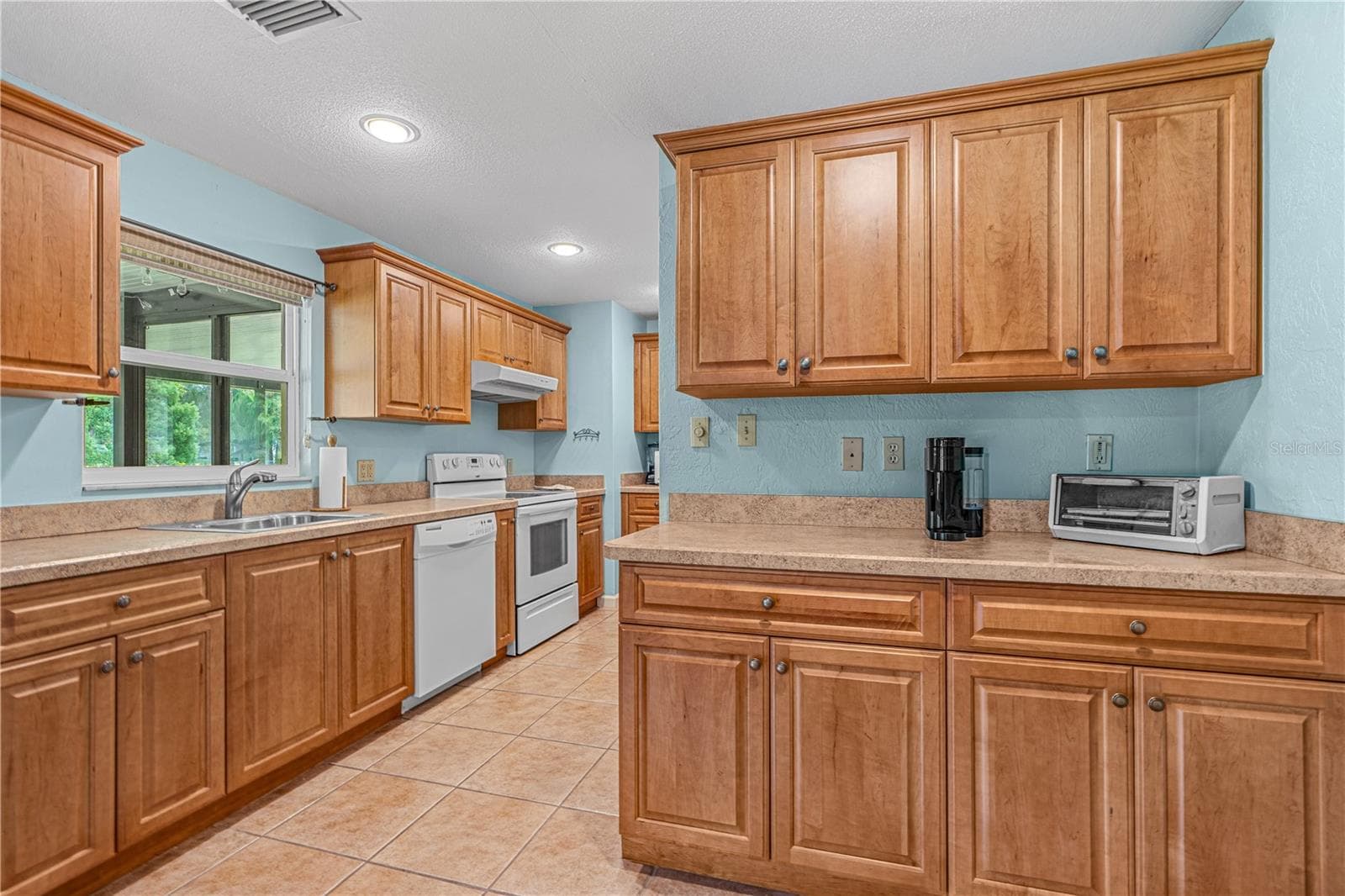 Single Family Residence at 2955 CARRIAGE DR, SOUTH DAYTONA, photo 12 of 35