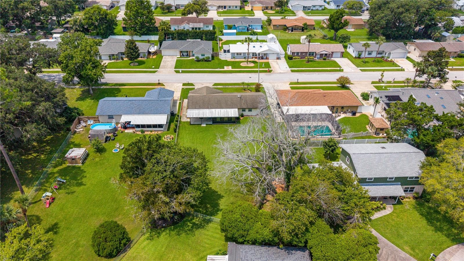 Single Family Residence at 2955 CARRIAGE DR, SOUTH DAYTONA, photo 33 of 35