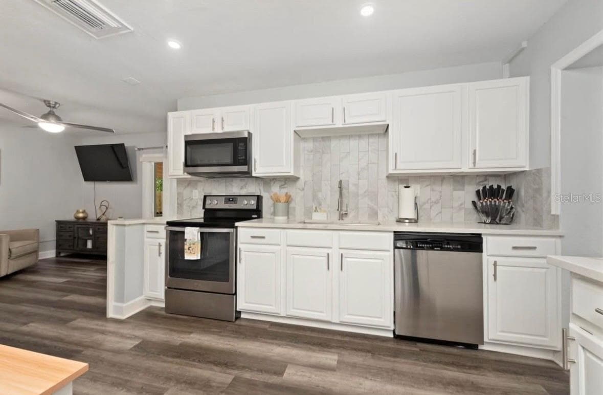 Single Family Residence at 6045 SAGE DR, ORLANDO, photo 2 of 32