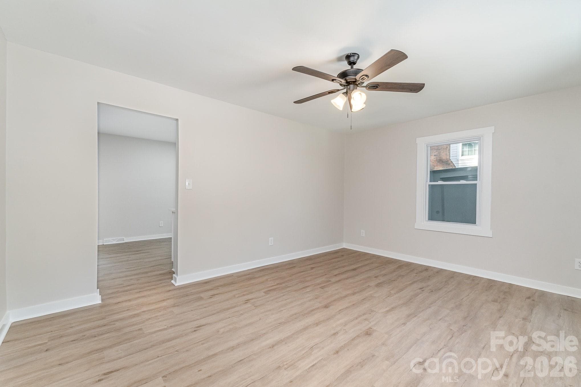 Single Family Residence at 6557 Covecreek Drive, Charlotte, photo 5 of 26