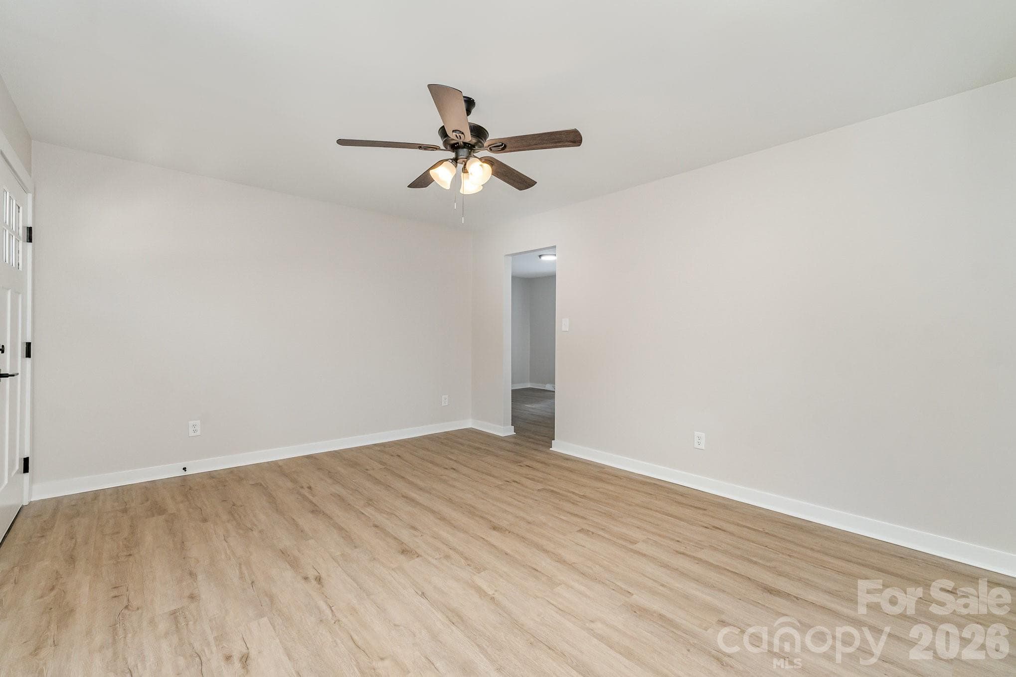 Single Family Residence at 6557 Covecreek Drive, Charlotte, photo 6 of 26