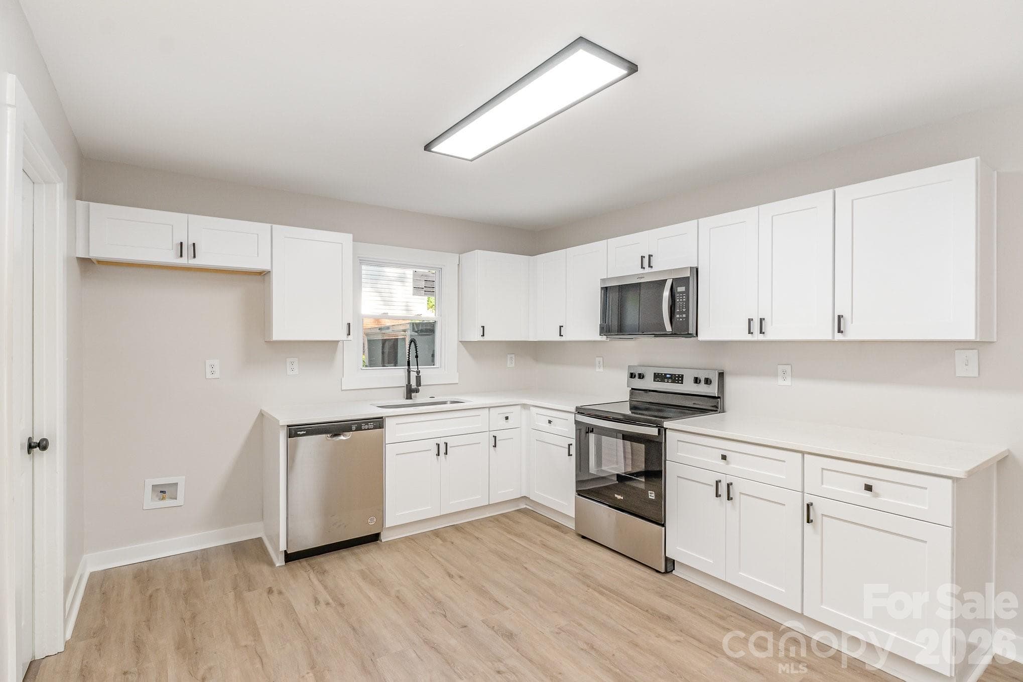 Single Family Residence at 6557 Covecreek Drive, Charlotte, photo 13 of 26