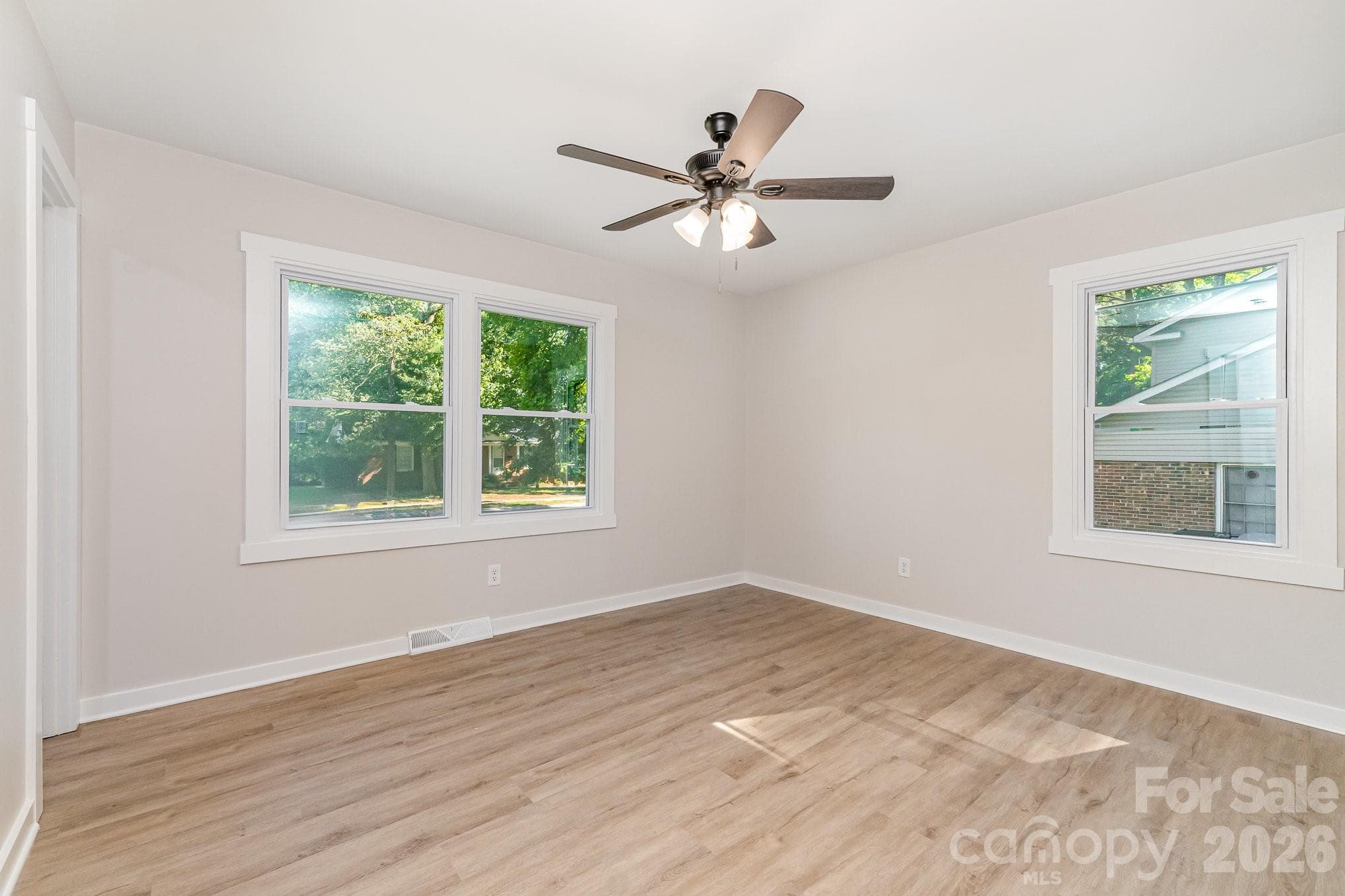 Single Family Residence at 6557 Covecreek Drive, Charlotte, photo 15 of 26