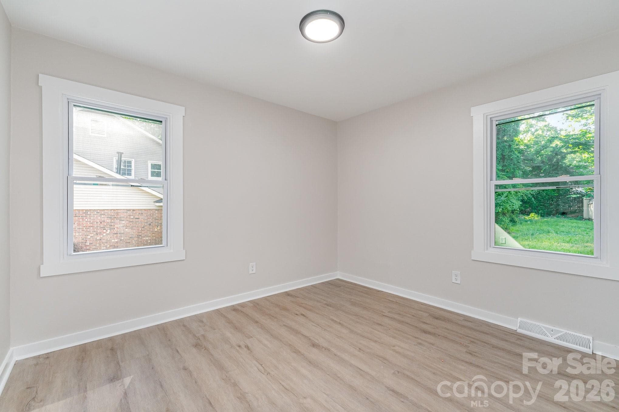 Single Family Residence at 6557 Covecreek Drive, Charlotte, photo 18 of 26