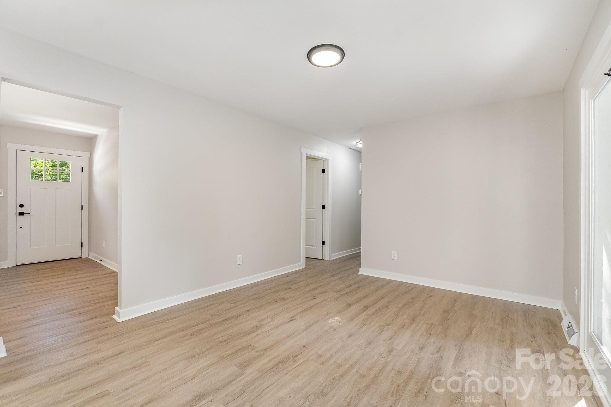 Single Family Residence at 6557 Covecreek Drive, Charlotte, photo 22 of 26