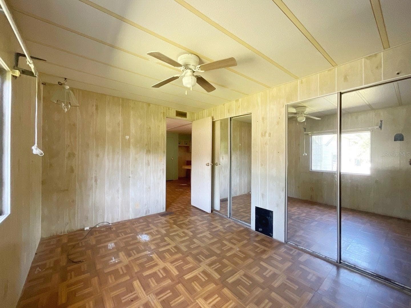 Manufactured Home at 12830 SE 7TH ST, SILVER SPRINGS, photo 13 of 22