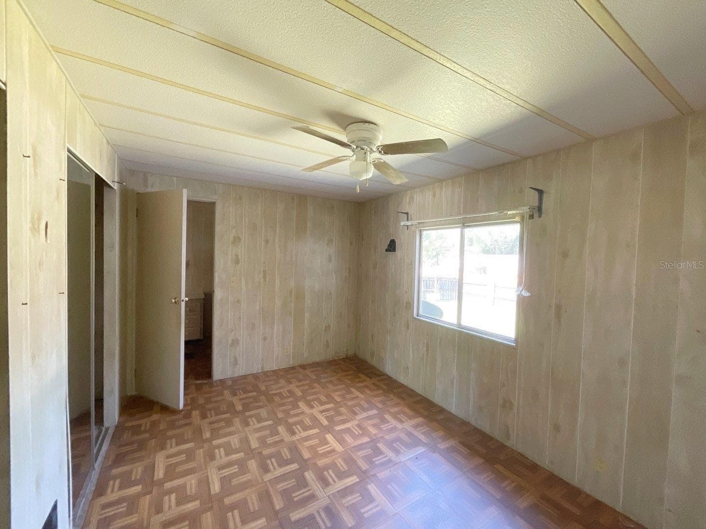 Manufactured Home at 12830 SE 7TH ST, SILVER SPRINGS, photo 15 of 22