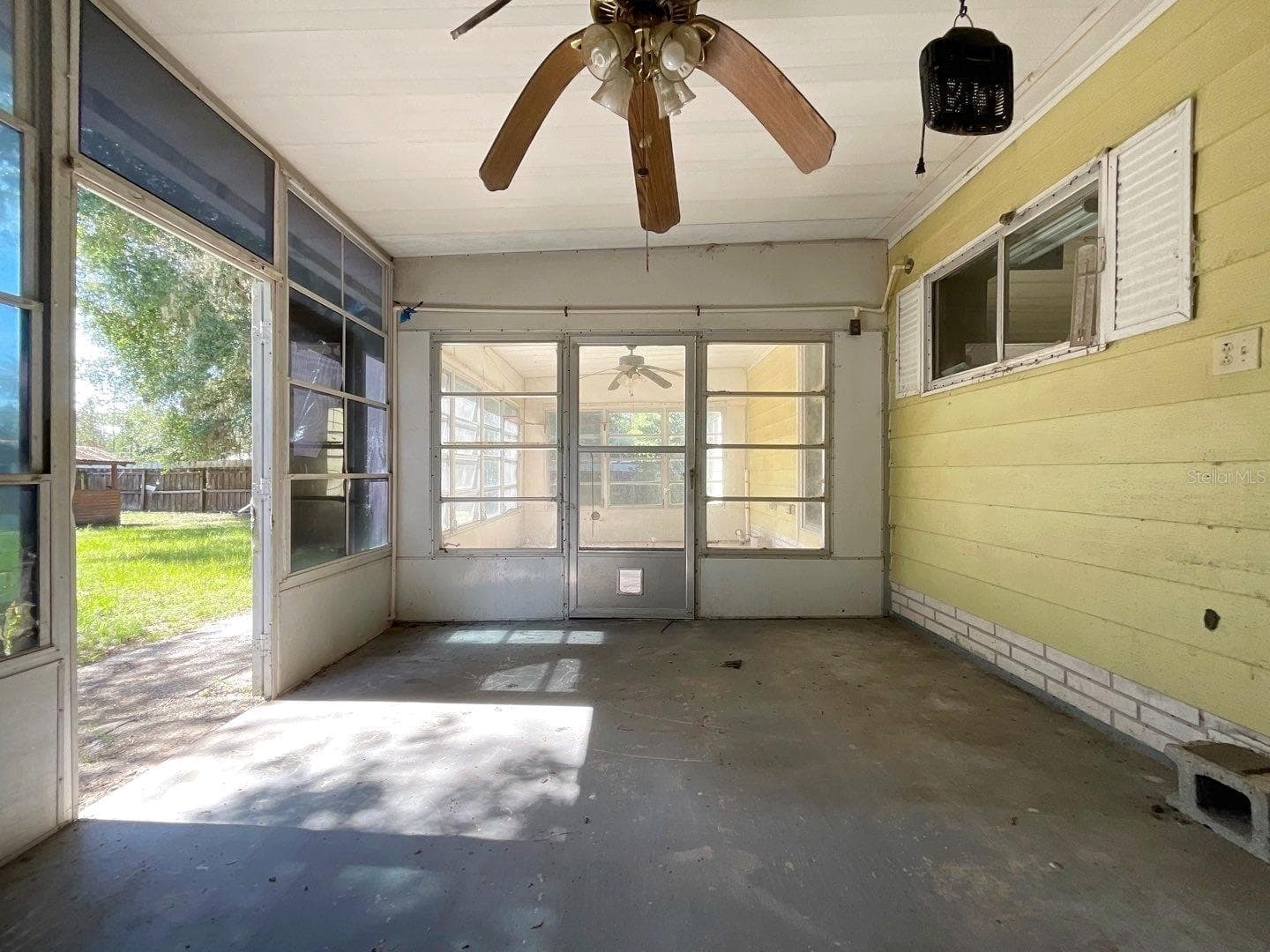 Manufactured Home at 12830 SE 7TH ST, SILVER SPRINGS, photo 18 of 22