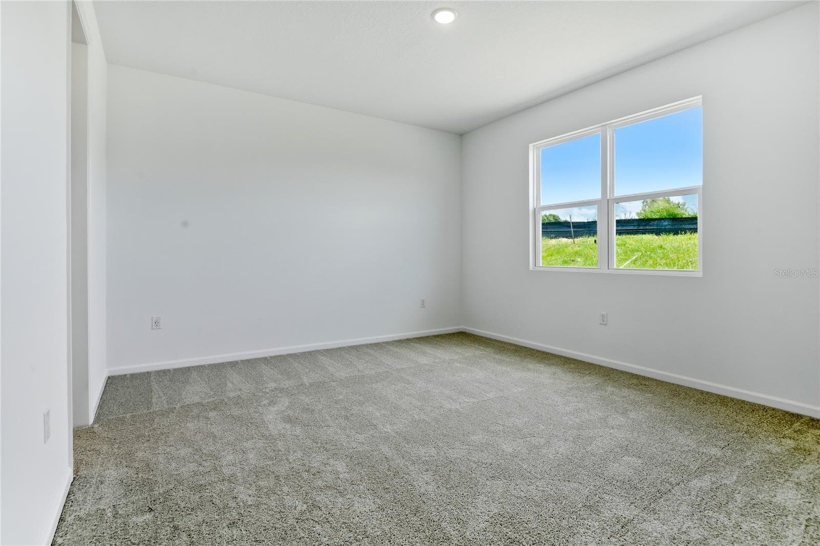 Single Family Residence at 1269 DAISY HILL AVE, DUNDEE, photo 14 of 18