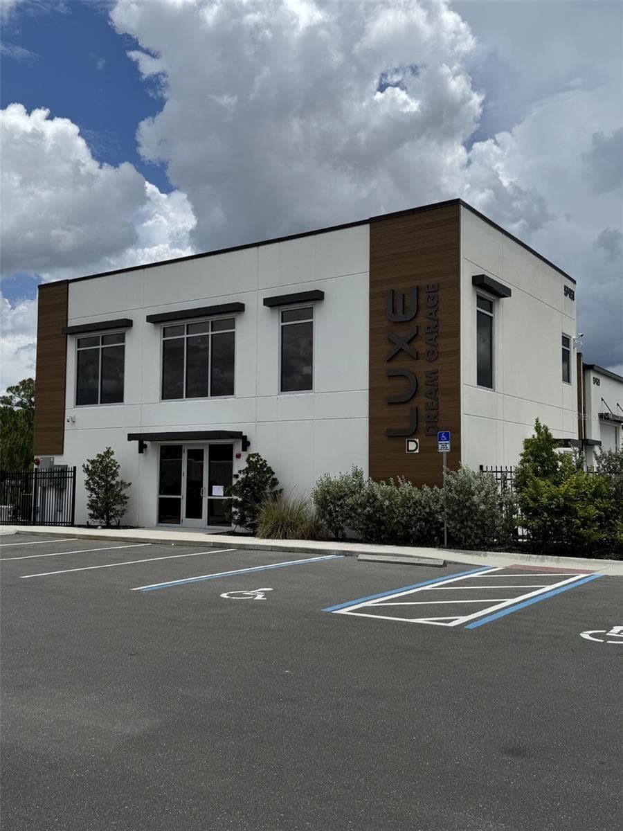 Two story clubhouse - 5431 COMMUNICATIONS PKWY #20, SARASOTA