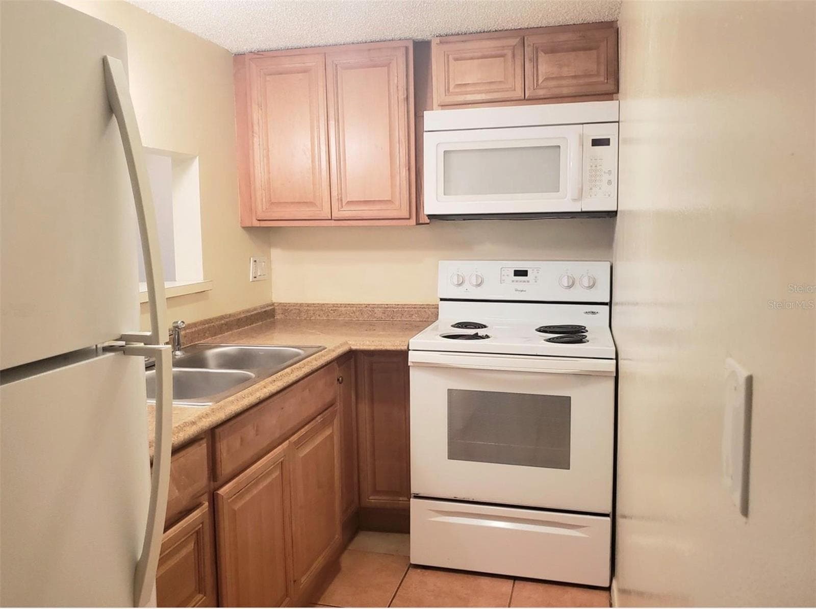 Condominium at 7100 WATERSIDE DR, TAMPA, photo 4 of 13