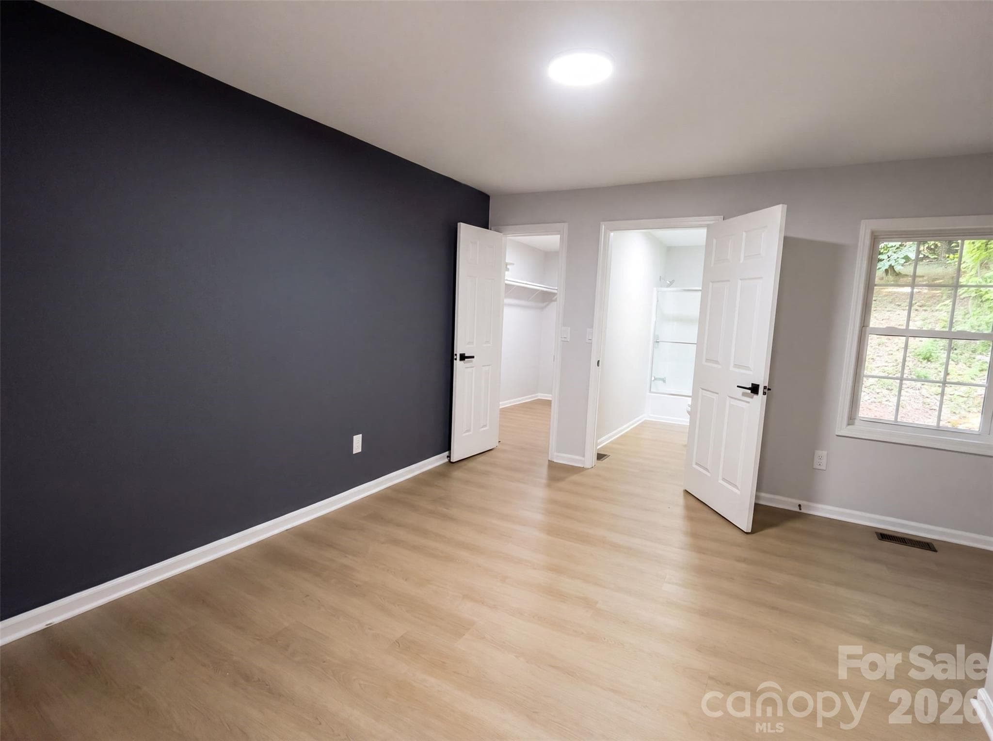 Staged Photo - 915 Kenham Place, Lenoir