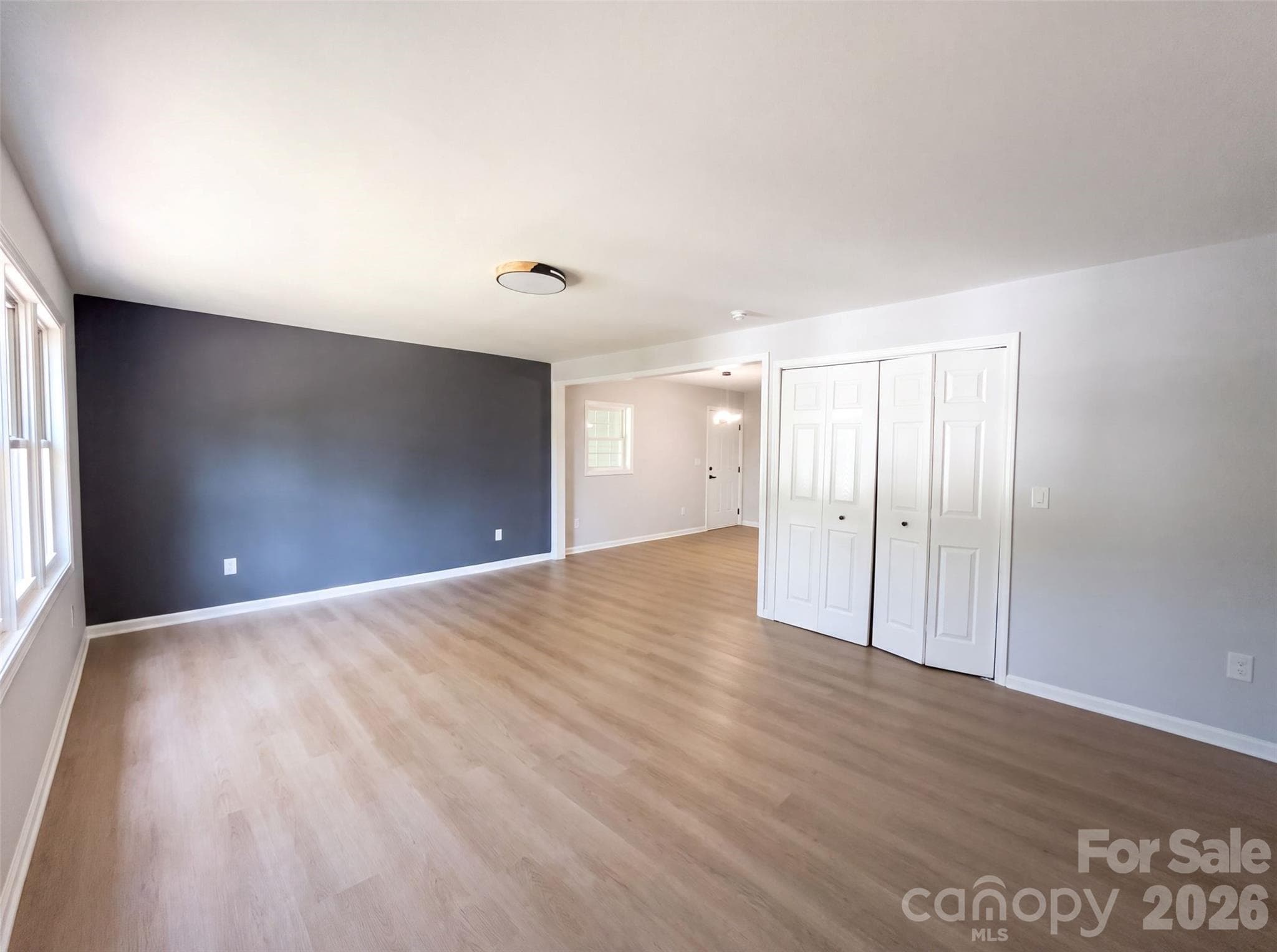 Single Family Residence at 915 Kenham Place, Lenoir, photo 6 of 20