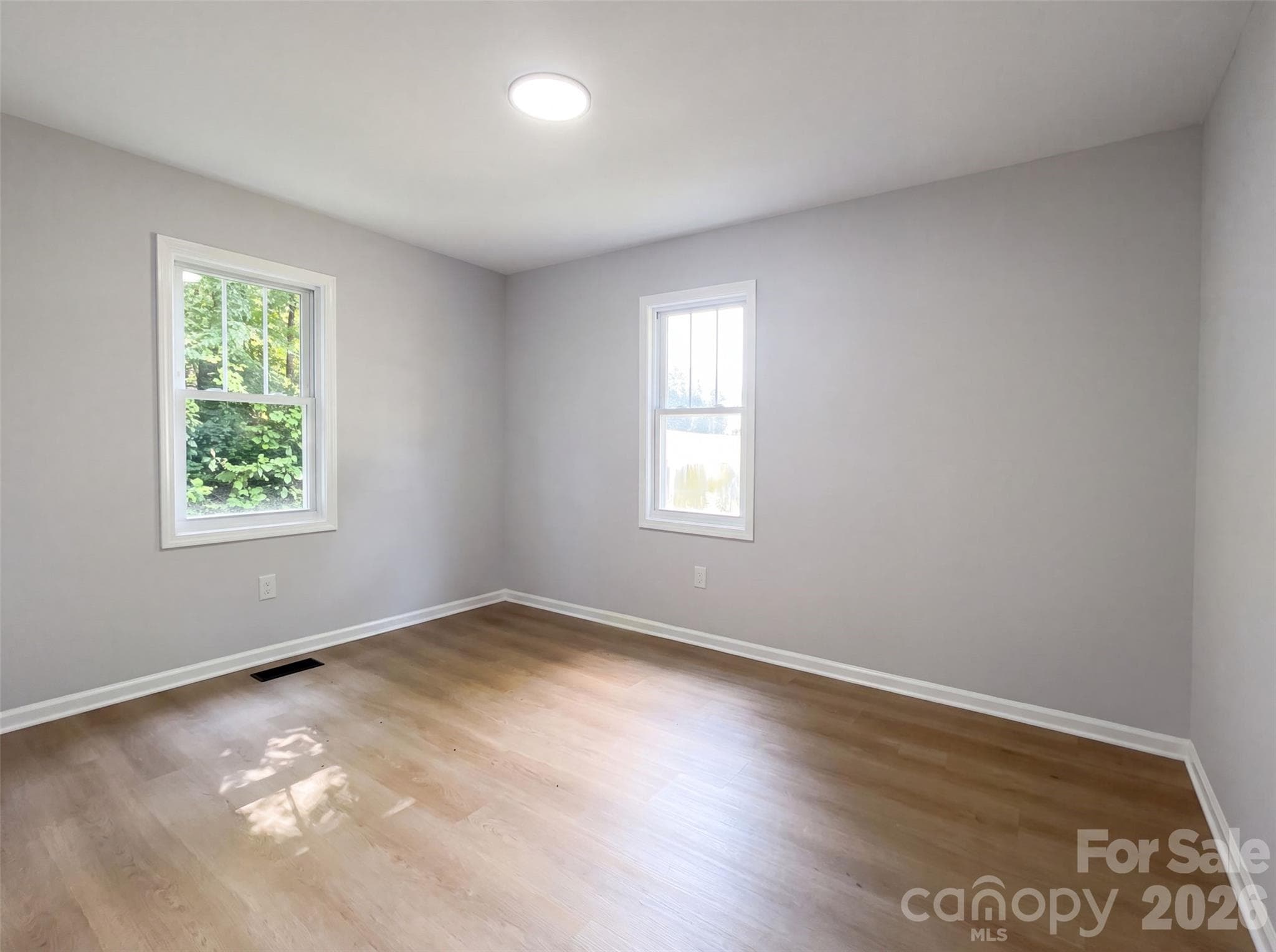 Single Family Residence at 915 Kenham Place, Lenoir, photo 12 of 20