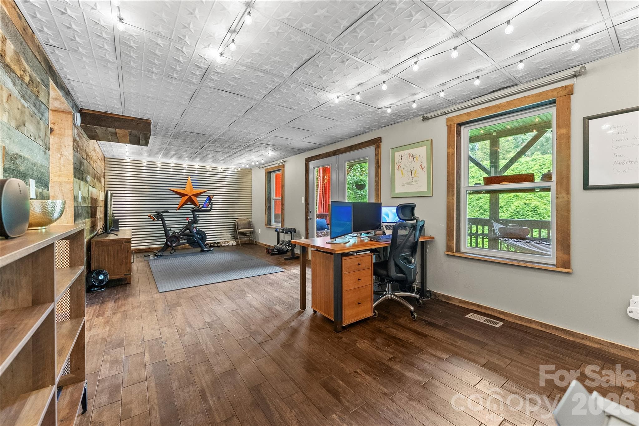 Lower level flex room - 118 Houston Street, Asheville