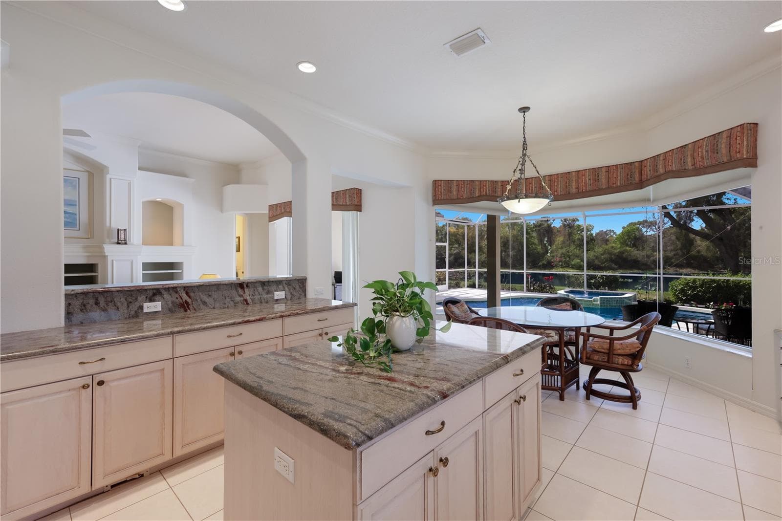 Single Family Residence at 8428 MISTY MORNING CT, LAKEWOOD RANCH, photo 16 of 52