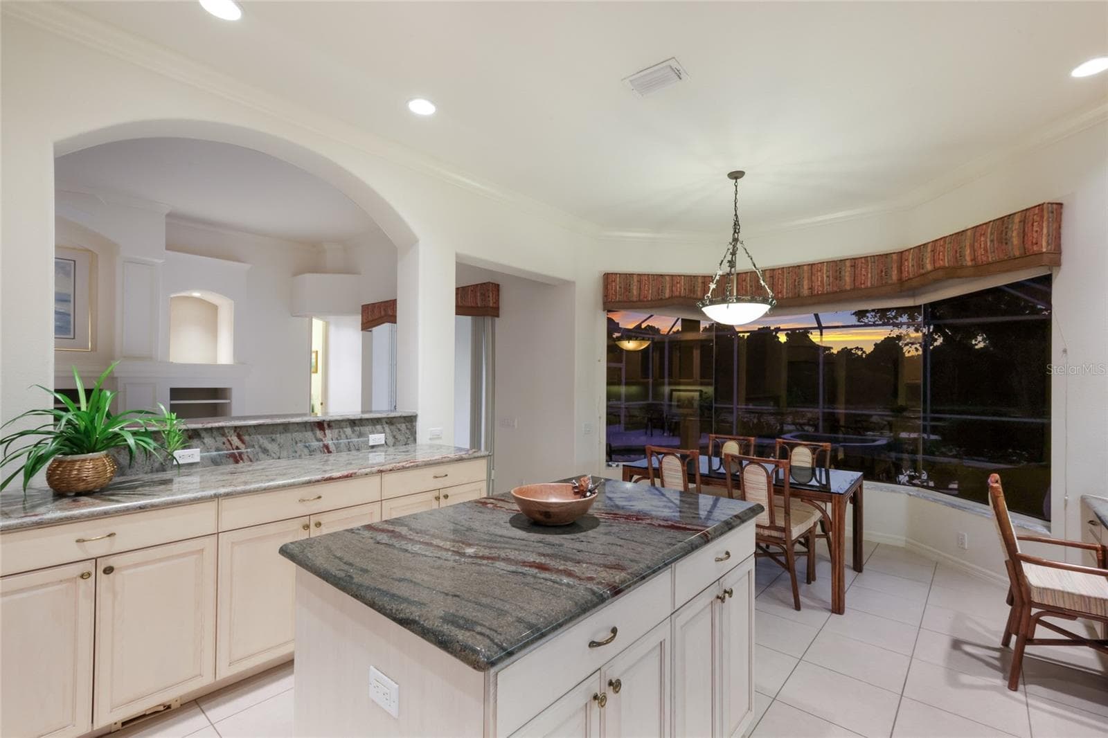 Kitchen @ sunset - 8428 MISTY MORNING CT, LAKEWOOD RANCH