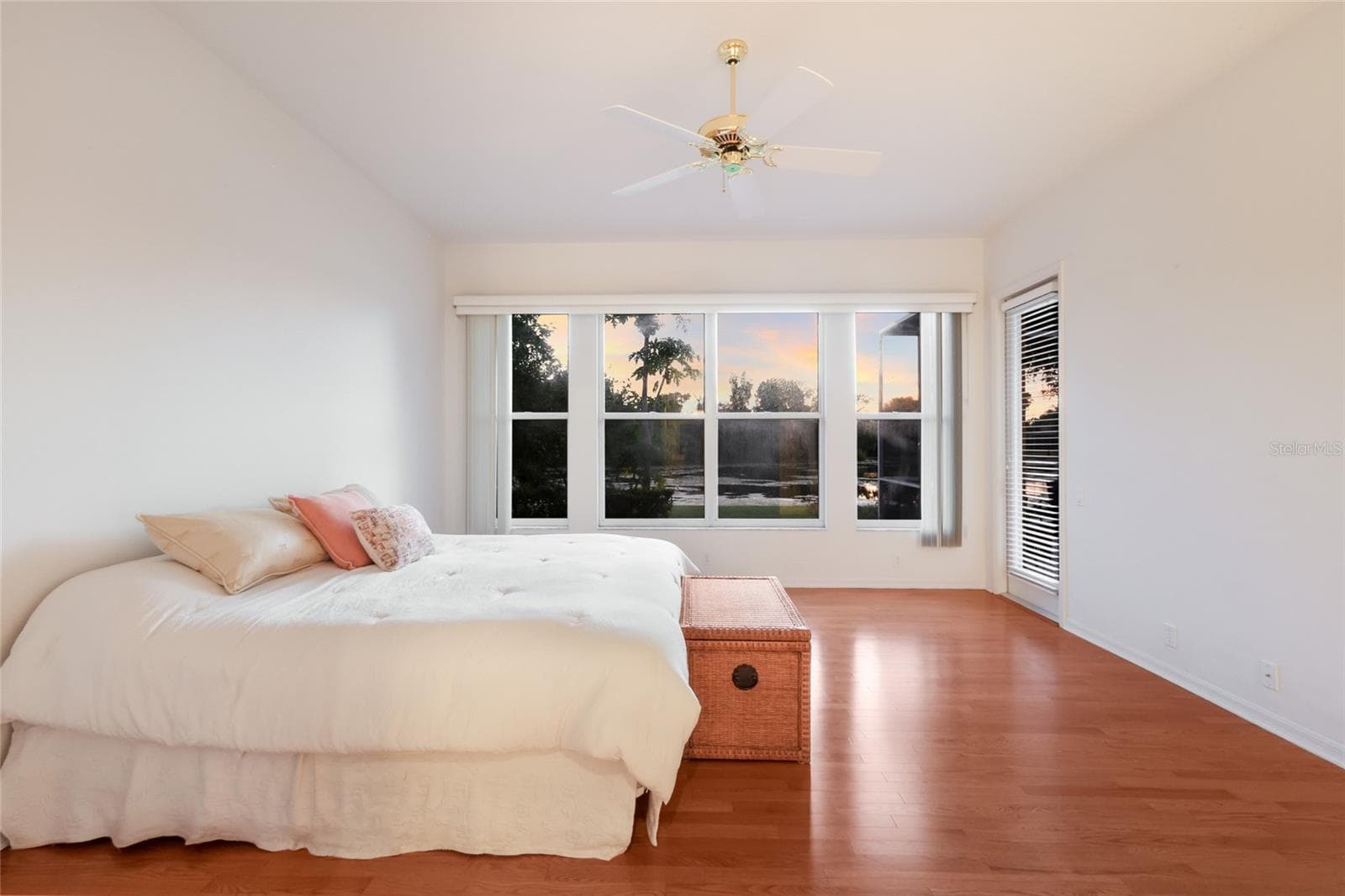 Single Family Residence at 8428 MISTY MORNING CT, LAKEWOOD RANCH, photo 20 of 52