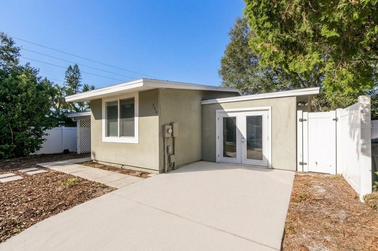 Single Family Residence at 559 MARTIN PLACE BLVD, APOPKA, photo 2 of 17