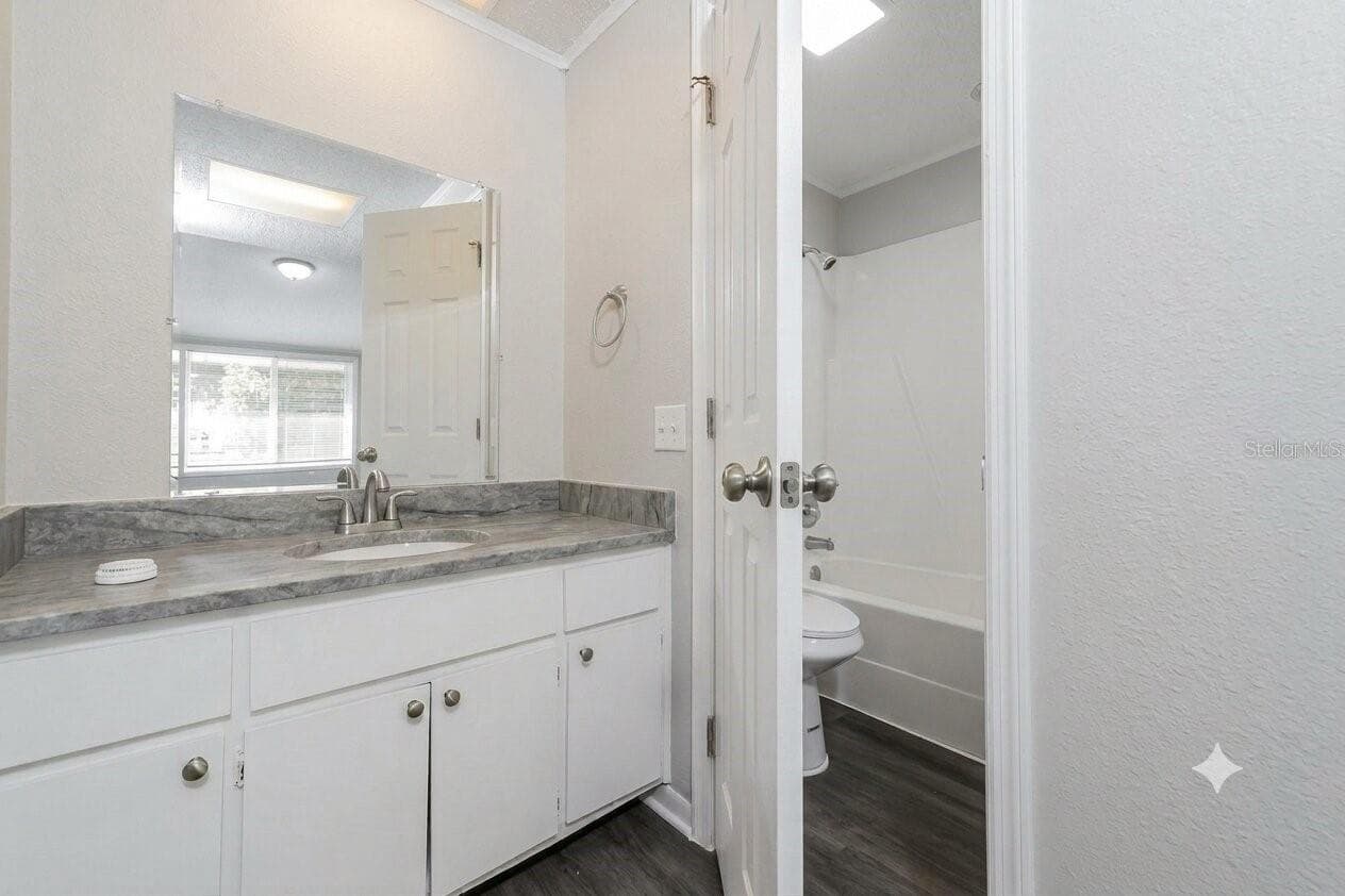 Single Family Residence at 559 MARTIN PLACE BLVD, APOPKA, photo 10 of 17