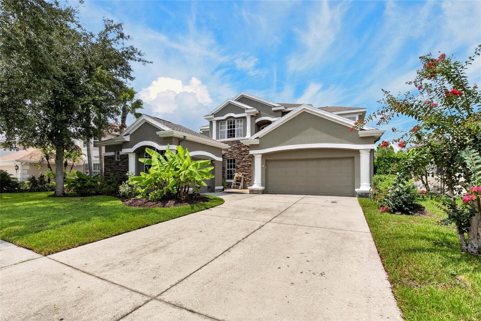Single Family Residence at 10103 DEERCLIFF DR, TAMPA, photo 6 of 94