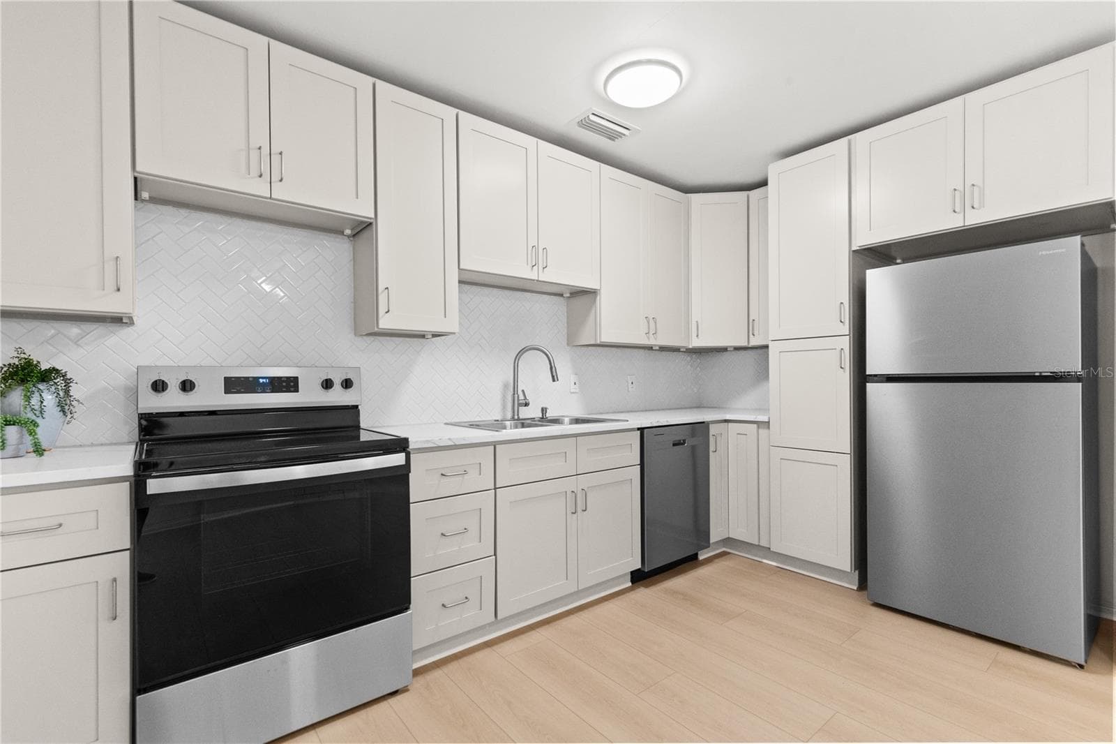 Single Family Residence at 3663 22ND AVE N, ST PETERSBURG, photo 4 of 28