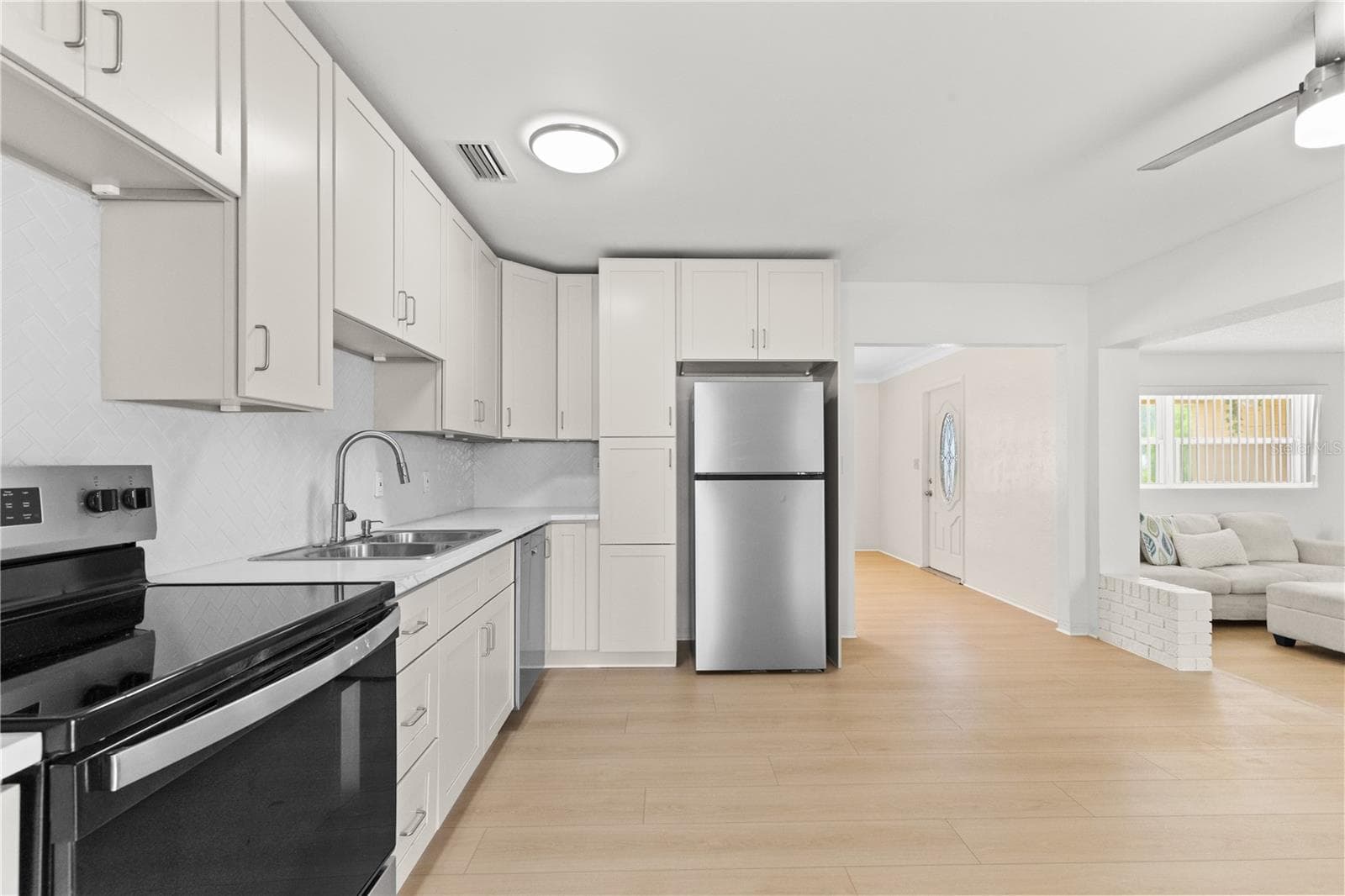 Single Family Residence at 3663 22ND AVE N, ST PETERSBURG, photo 6 of 28