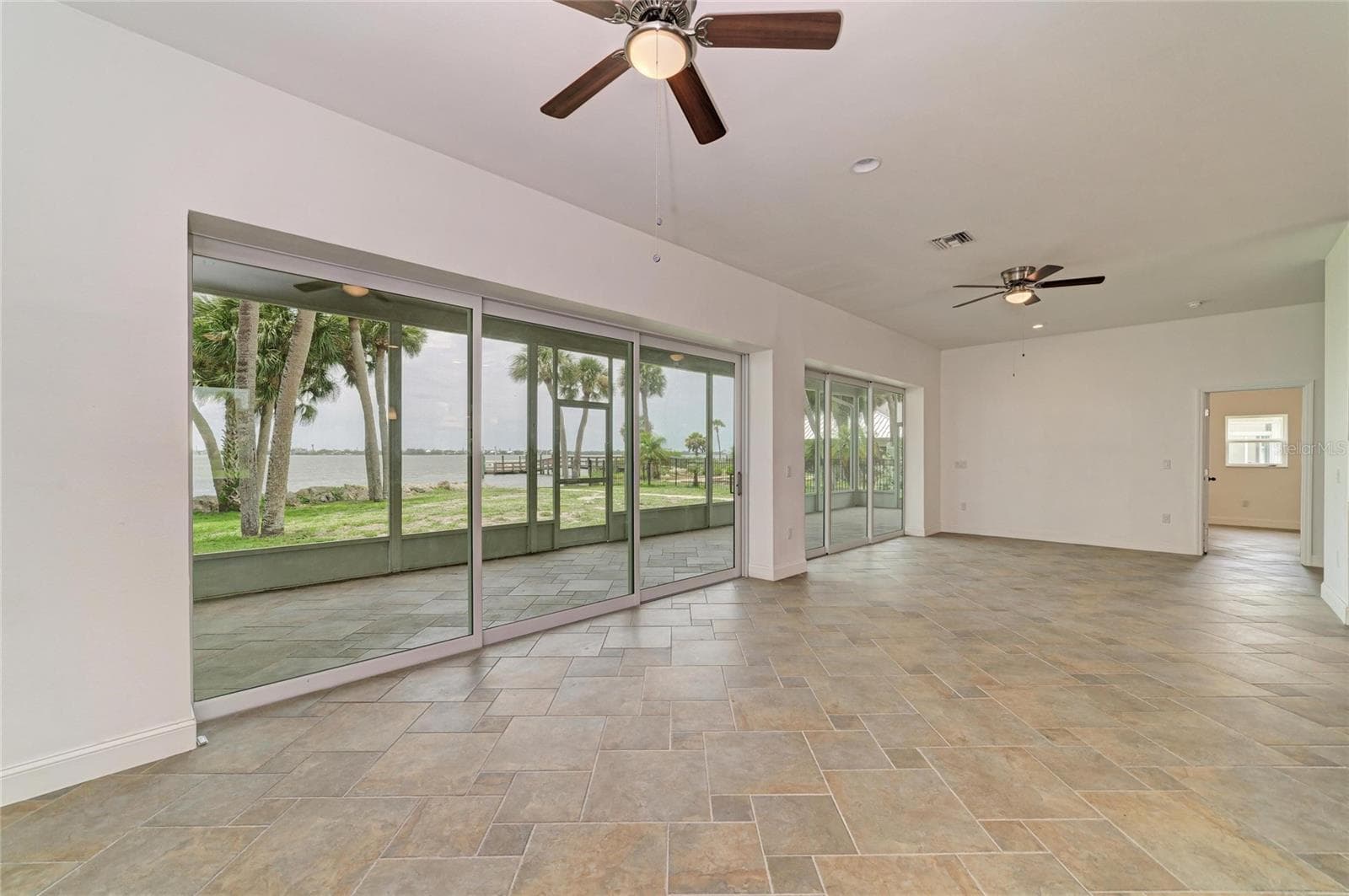 Single Family Residence at 211 BAHIA VISTA DR, ENGLEWOOD, photo 12 of 57