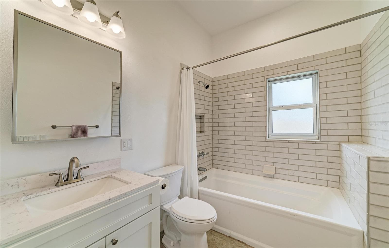 Single Family Residence at 211 BAHIA VISTA DR, ENGLEWOOD, photo 35 of 57