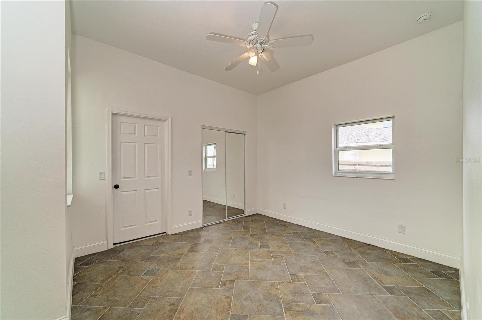 Single Family Residence at 211 BAHIA VISTA DR, ENGLEWOOD, photo 36 of 57