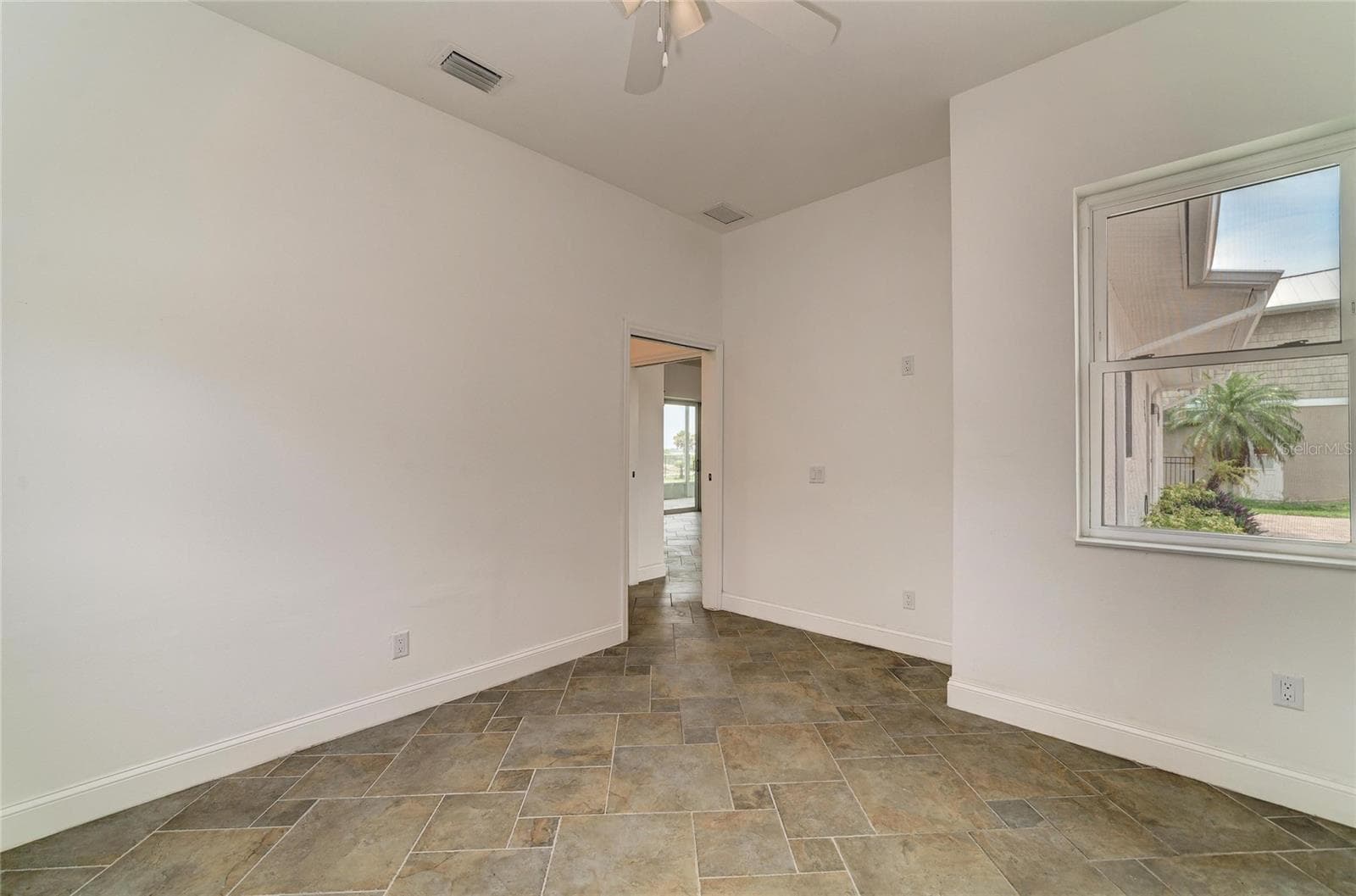 Single Family Residence at 211 BAHIA VISTA DR, ENGLEWOOD, photo 37 of 57
