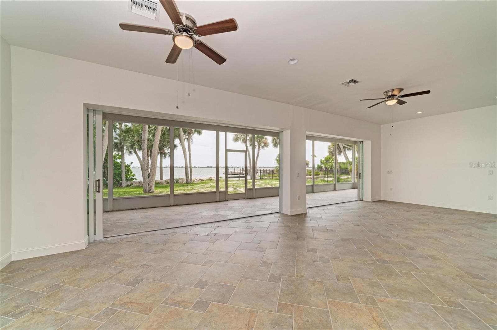 Single Family Residence at 211 BAHIA VISTA DR, ENGLEWOOD, photo 38 of 57