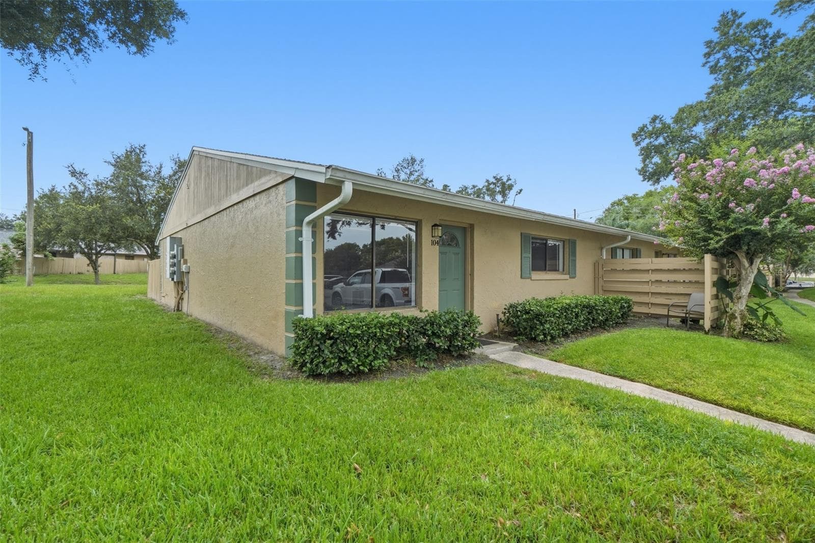 Corner Unit - 220 CHEROKEE CT #104, ALTAMONTE SPRINGS