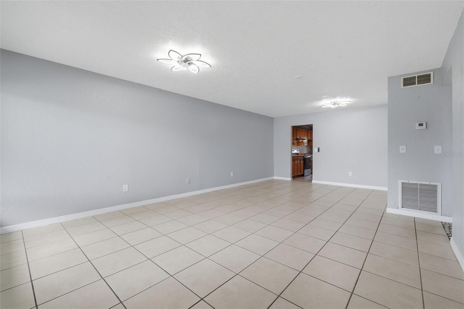 Living/dining area - 220 CHEROKEE CT #104, ALTAMONTE SPRINGS