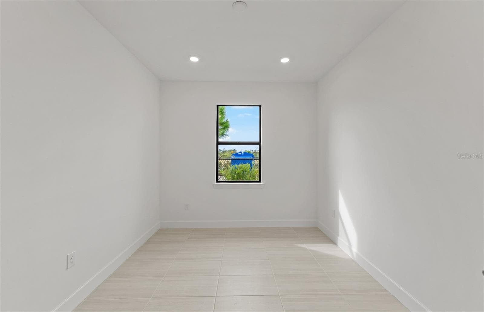 Photos are of similar Mystique floorplan. Homes may vary. - 4415 LAKESIDE GROVE, NORTH PORT