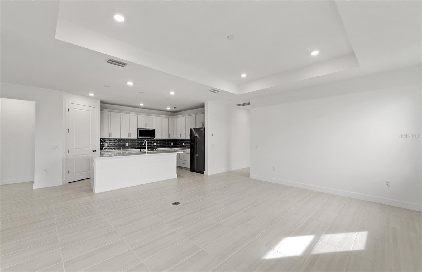 Photos are of similar Mystique floorplan. Homes may vary. - 4415 LAKESIDE GROVE, NORTH PORT