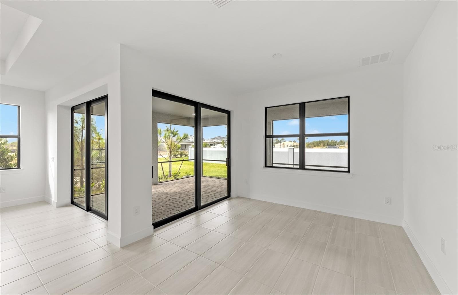Photos are of similar Mystique floorplan. Homes may vary. - 4415 LAKESIDE GROVE, NORTH PORT