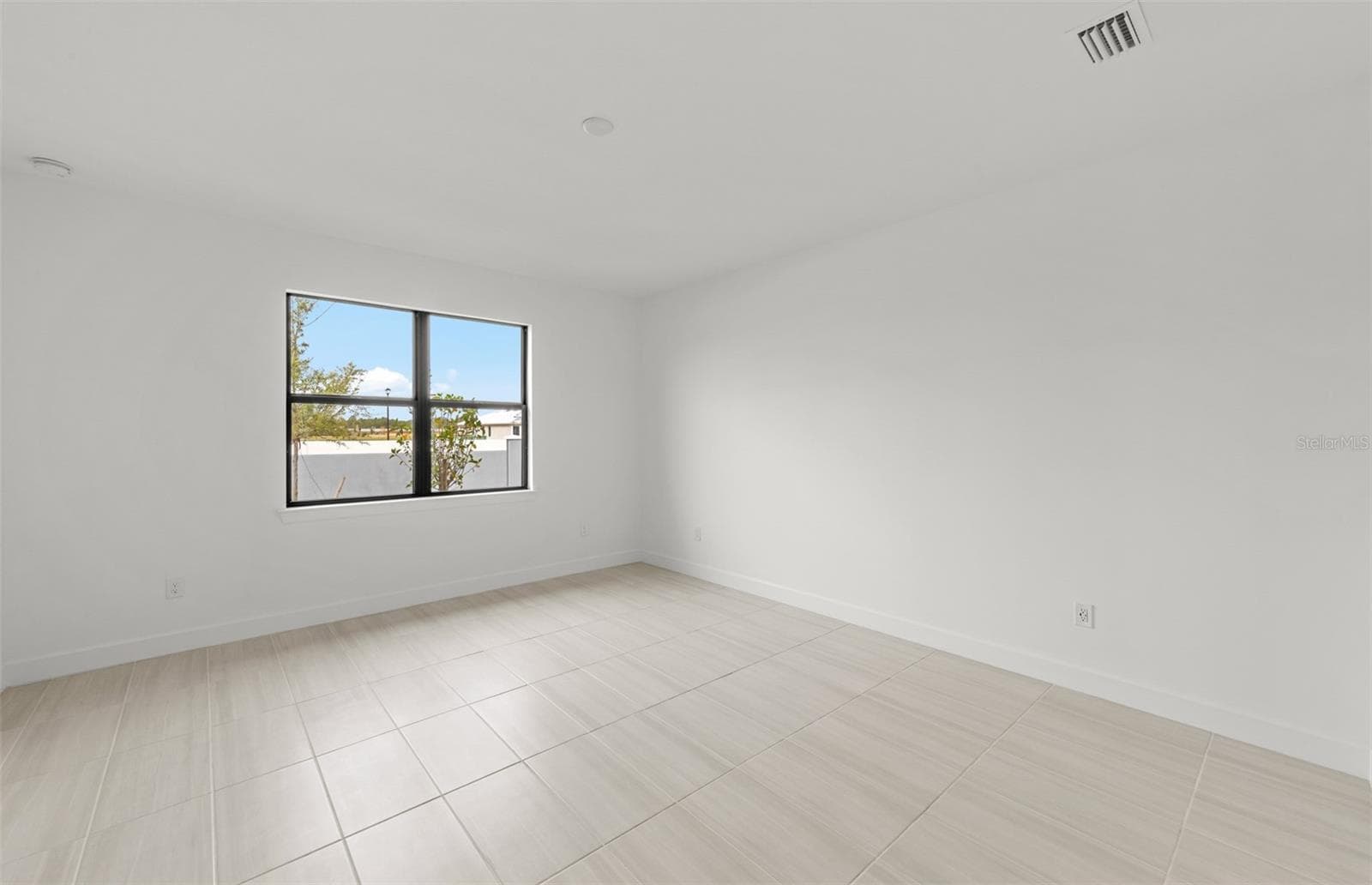 Photos are of similar Mystique floorplan. Homes may vary. - 4415 LAKESIDE GROVE, NORTH PORT