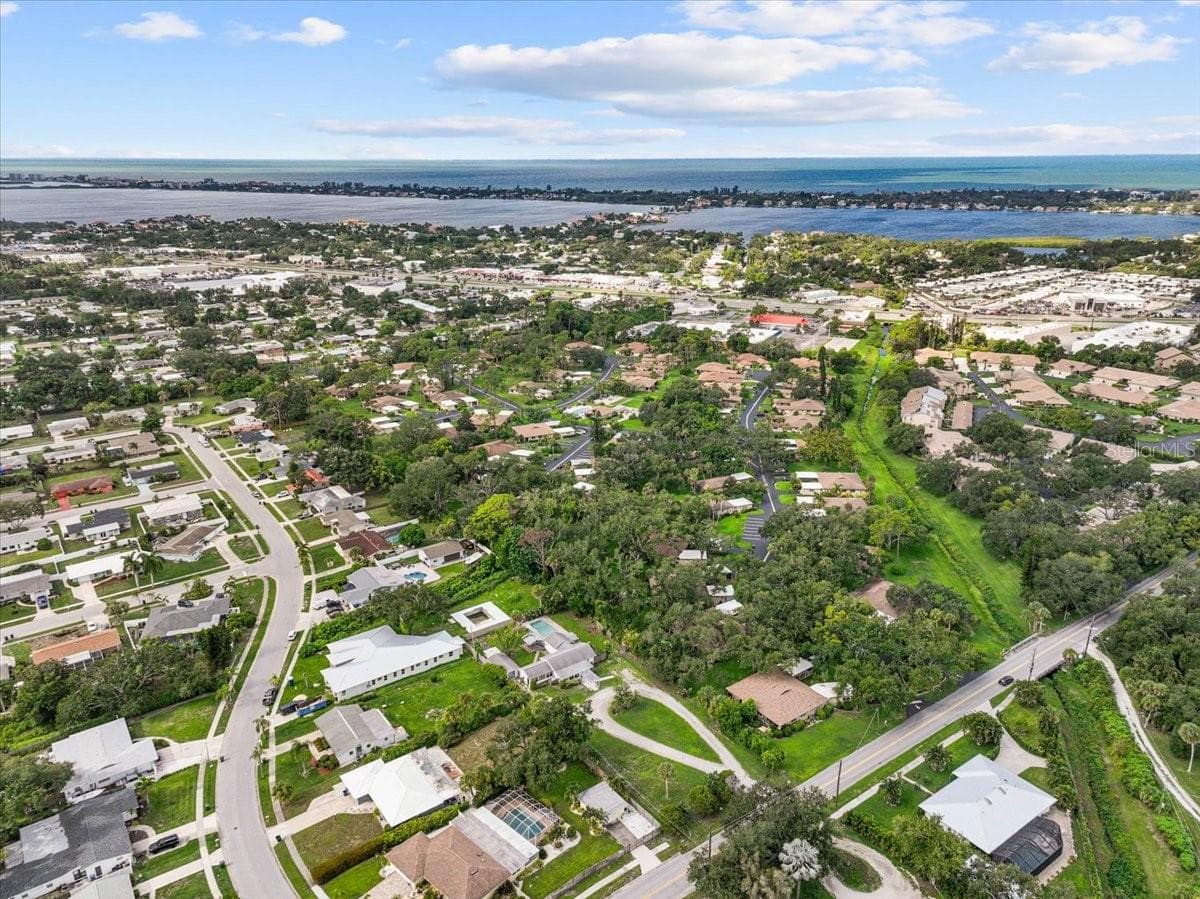 Single Family Residence at 2404 BISPHAM RD, SARASOTA, photo 4 of 54