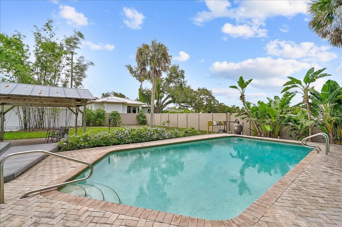 Single Family Residence at 2404 BISPHAM RD, SARASOTA, photo 8 of 54