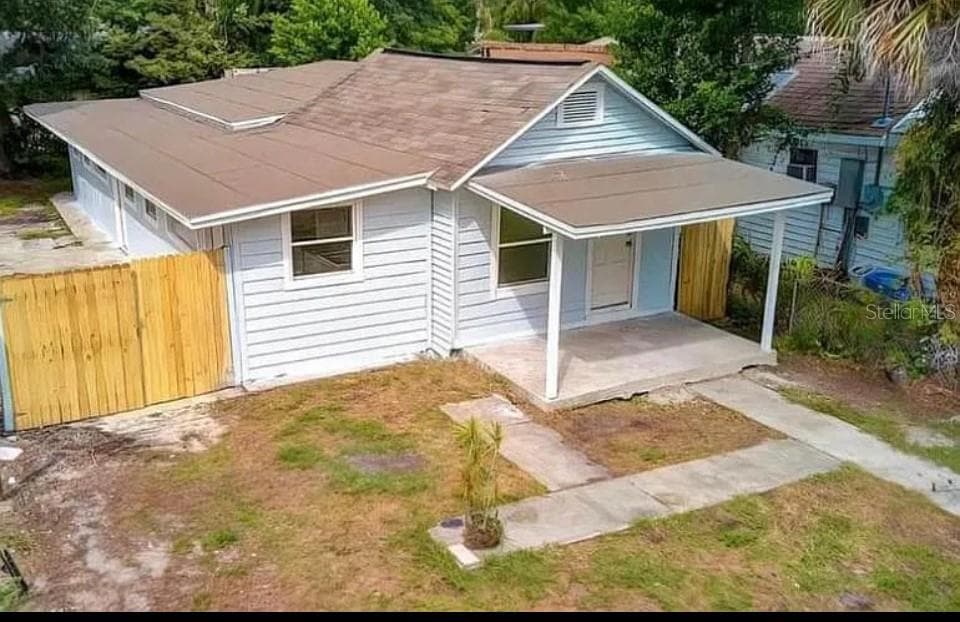 8428 N HIGHLAND AVE