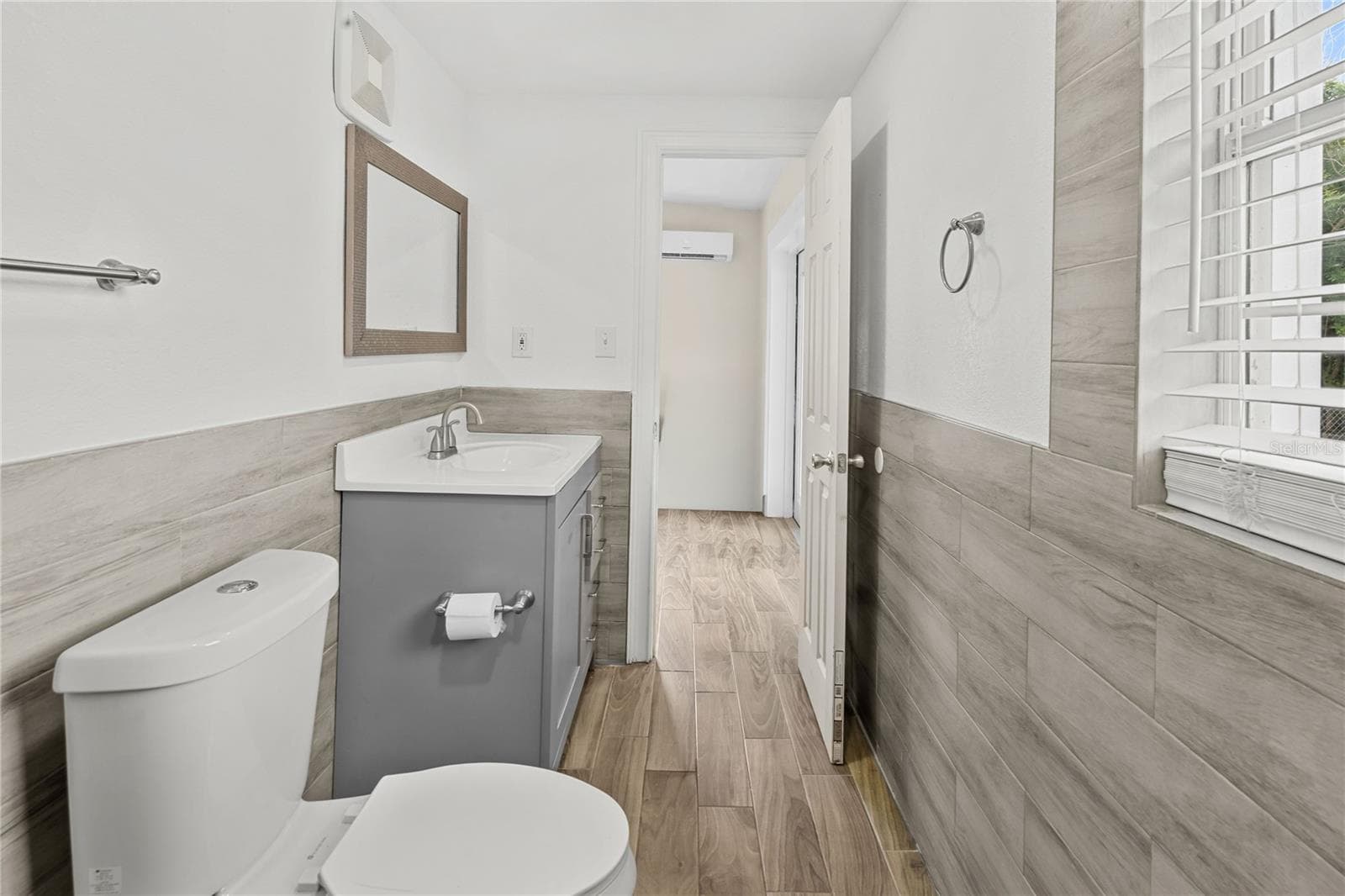 master bathroom - 815 W HIGHLAND DR, COCOA