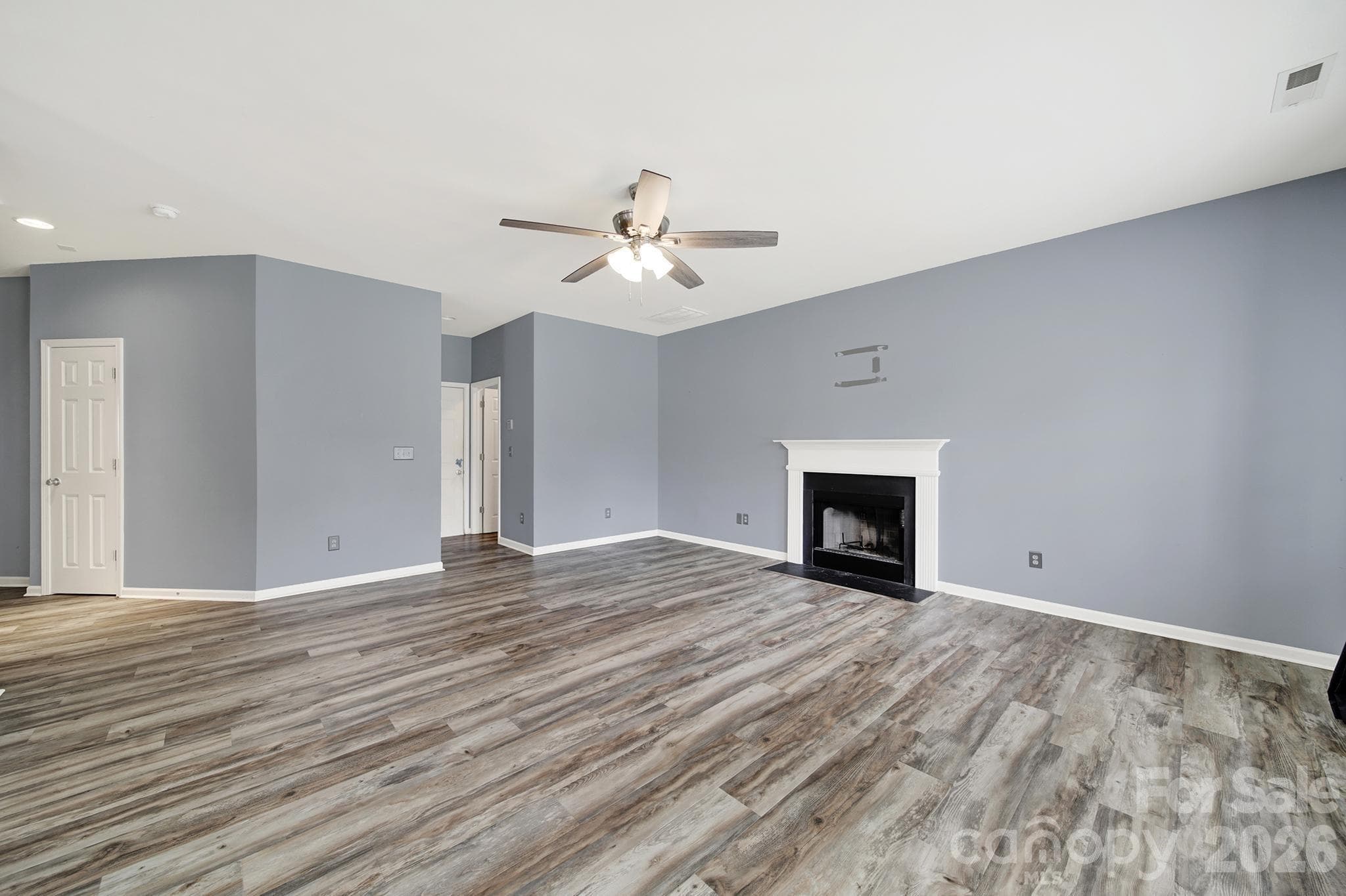 Single Family Residence at 898 Coach House Court, Rock Hill, photo 15 of 46