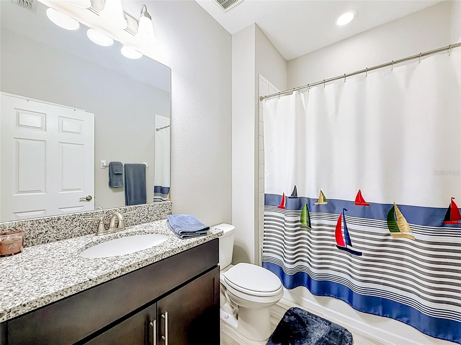 Bath 3 - 19563 LEONARD RD, LUTZ