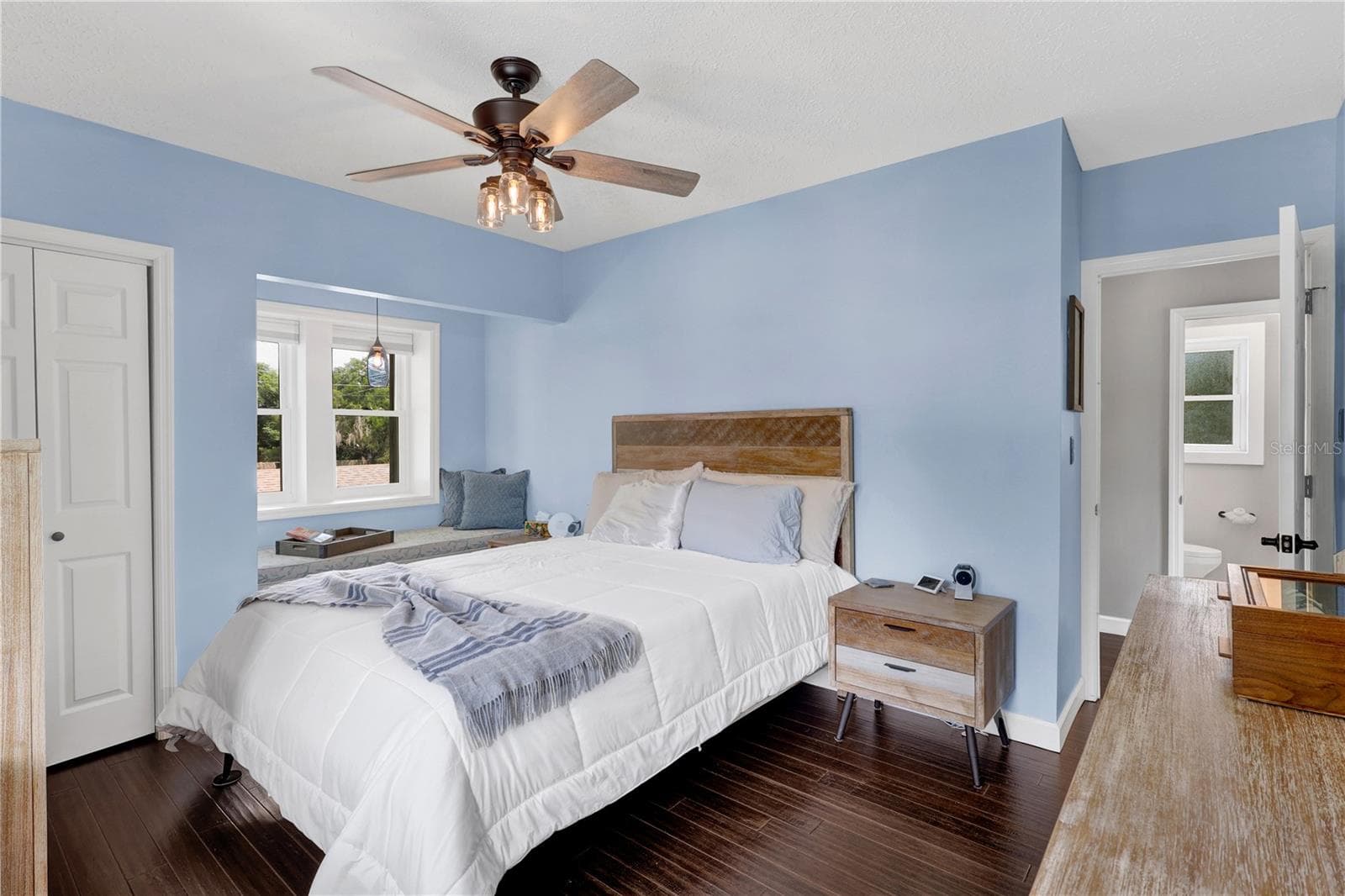 Single Family Residence at 302 S PALM AVE, HOWEY IN THE HILLS, photo 18 of 31